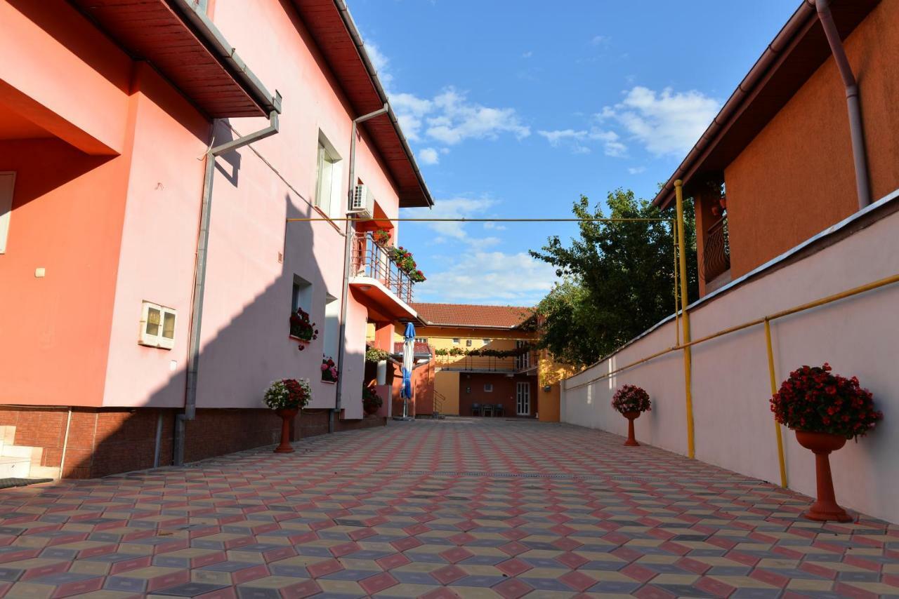 Hotel Casa Leucian Deva Exterior foto
